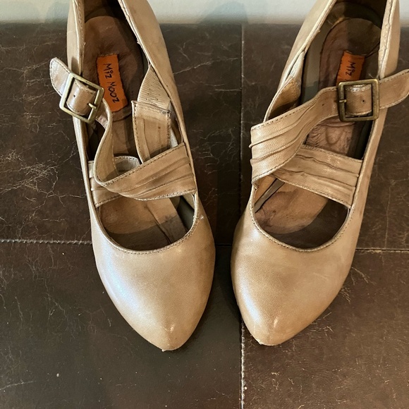 Miz Mooz Shoes - Picture 1 of 10